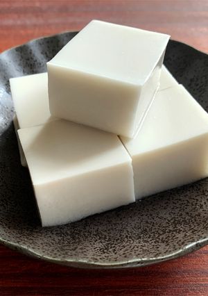 A picture of Coconut Milk Agar Jelly.