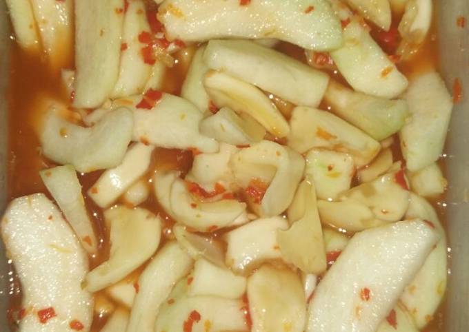 Bagaimana Membuat Asinan Jambu Kristal dan Salak Anti Gagal