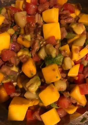 Una foto de Ceviche de atún y mango