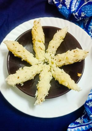 કુર કુરા ફારા(crispy Fara Recipe In Gujarati) રેસીપી મુખ્ય ફોટો