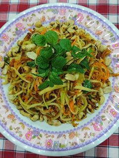 Hình của món Gỏi xoài khô gà.