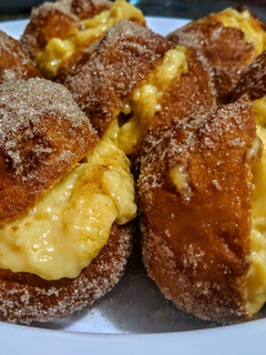 Una foto de BOLAS De Fraile,🍪rebozadas con Canela y Ázucar😋...!