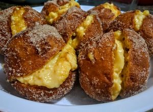 Una foto de BOLAS De Fraile,🍪rebozadas con Canela y Ázucar😋...!
