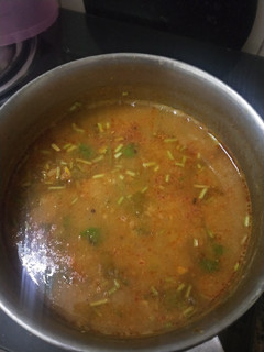 A picture of Idli Sambhar.