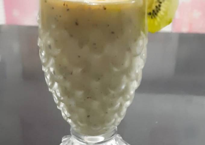 How to Prepare Super Quick Homemade Banana apple kiwi smoothie