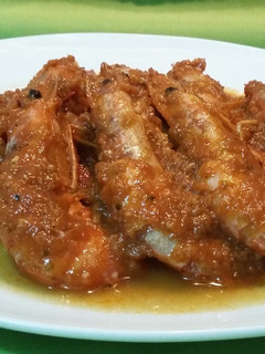 Una foto de Gambones en salsa