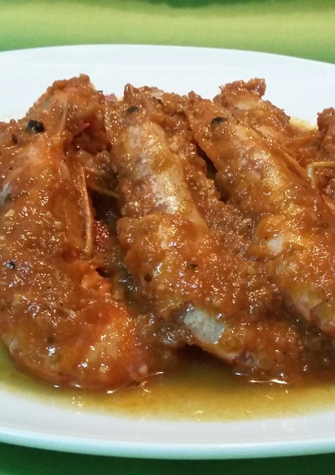 Una foto de Gambones en salsa