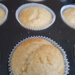 A picture of Lemon drizzle cupcakes.