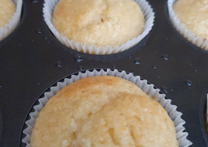 Lemon drizzle cupcakes