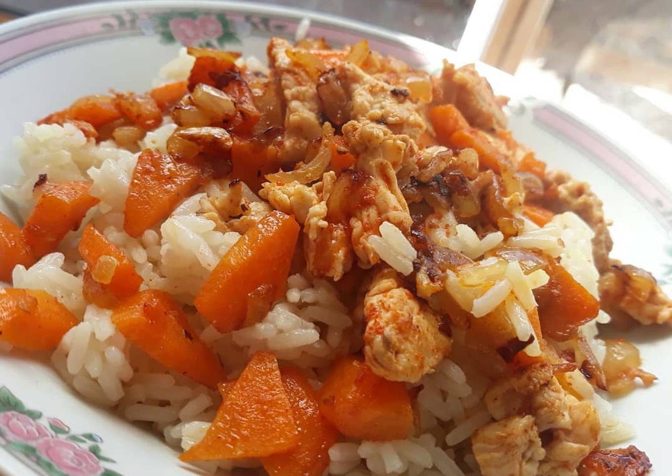 Arroz con salteado de verduras y pollo🍚🥕