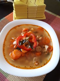 Csirkegulyás leves recept fotója