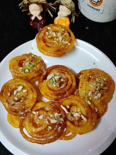 जलेबी (Jalebi recipe in hindi) रेसिपी मुख्य फोटो