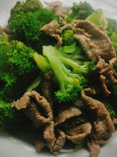 花椰菜炒牛肉片 的食譜成品照片