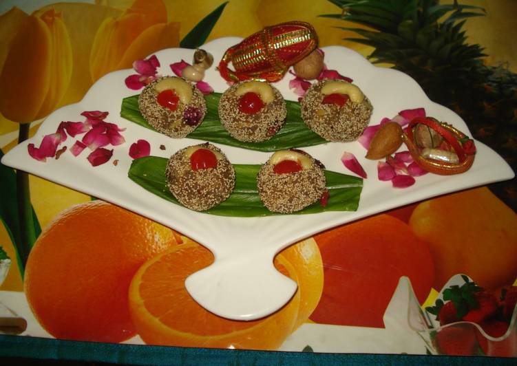 Recipe of Favorite Sugar Free figs-dates healthy laddoo