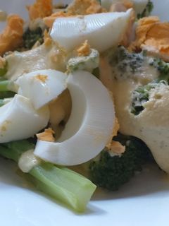 Una foto de Brócoli con salsa saludable