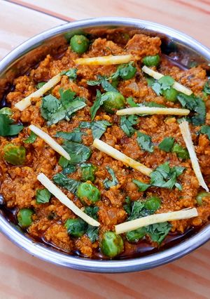 A picture of Keema Matar Masala.