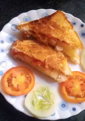 वेज रोस्टेड सैंडविच (veg roasted sandwich recipe in Hindi) रेसिपी मुख्य फोटो