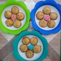 A picture of Coconut /Sesame traditional cookies (Gireba).