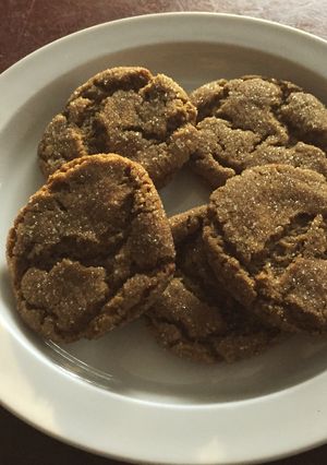 A picture of Molasses Spice Cookies.