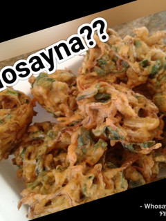 A picture of Whosayna’s Spinach and Cabbage Pakoras.