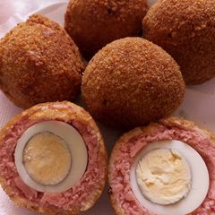 Scotch eggs A picture of Scotch eggs.