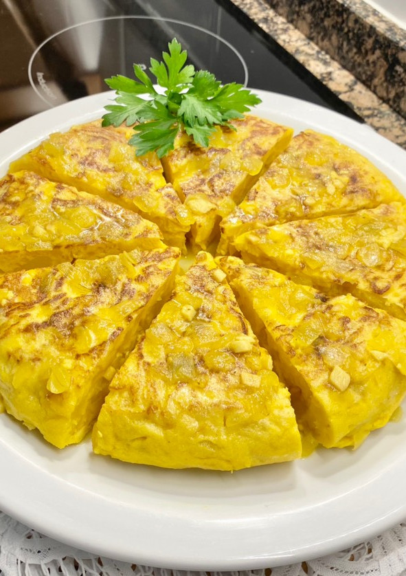 Una foto de Tortilla al vino “ muy esponjosa”