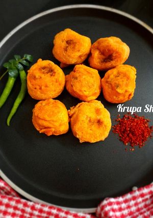 A picture of Karjat batata vada.
