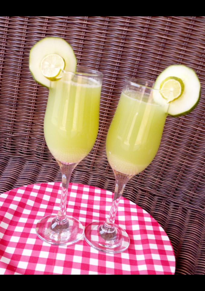 A picture of Cucumber and ginger juice.