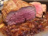 Rôti de bœuf de bonne maman à l'oignon caramélisés