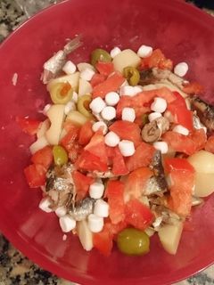 Una foto de Ensalada del mar y la huerta