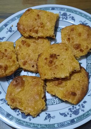 Una foto de Galletas de queso chatas, irregulares