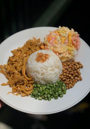 Foto resep Nasi Balap Khas Lombok (ayam suwir)