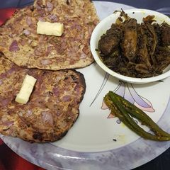 A picture of Bharva karele with tandoori paratha.