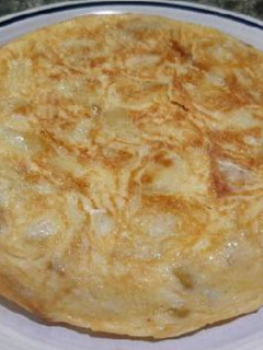 Una foto de Tortilla de patatas, con cebolla 😜