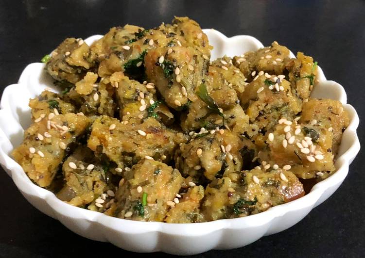 How to Make Delicious Methi palak muthiya dhokla