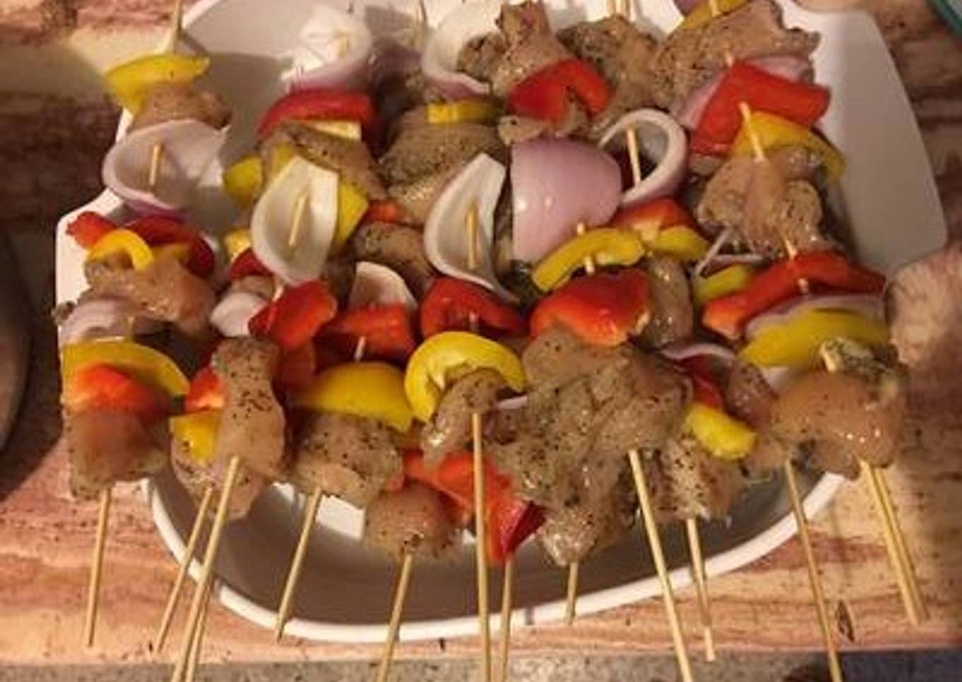 Pinchos de pollo primaverales