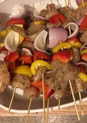 Una foto de Pinchos de pollo primaverales
