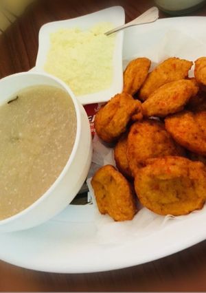 A picture of Tapioca+beans cake.