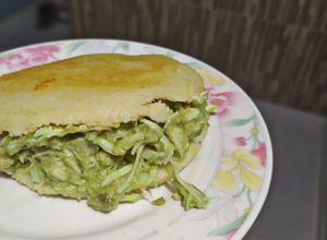 Una foto de Arepa Reina Pepiada 🇻🇪 (variante)