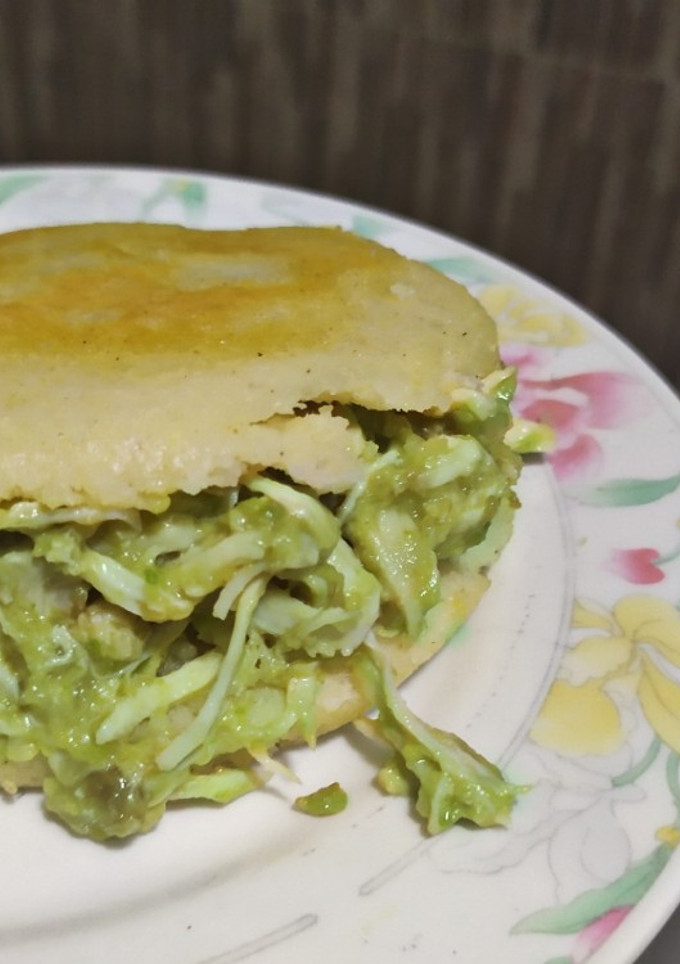 Una foto de Arepa Reina Pepiada 🇻🇪 (variante)