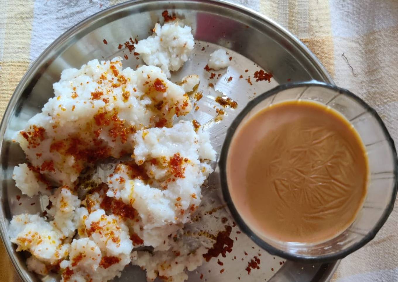 Tea with instant khichu