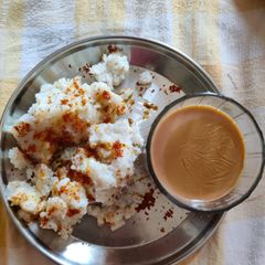 A picture of Tea with instant khichu.