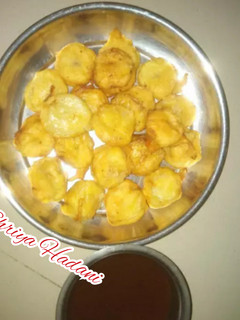 કેળા ના ભજીયા (Banana Na Bhajiya Recipe in Gujarati) રેસીપી મુખ્ય ફોટો