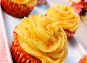 Foto de CUPCAKE DE FUBÁ COM BRIGADEIRO DE MILHO: FÁCIL E DELICIOSO