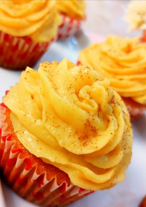 Foto de CUPCAKE DE FUBÁ COM BRIGADEIRO DE MILHO: FÁCIL E DELICIOSO