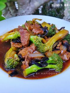 Foto resep Tumis Brokoli Daging (12)