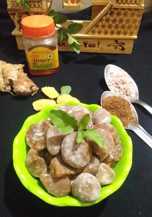 चटपटी अदरकी कैंडी (chatpati adraki candy recipe in Hindi) रेसिपी मुख्य फोटो