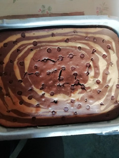 Una foto de Torta marmoleada con chispas de chocolate 🦓