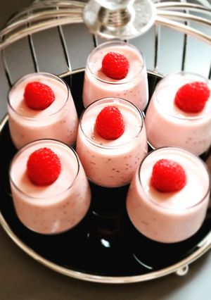 Une photo de Pudding de chia au coulis de framboises