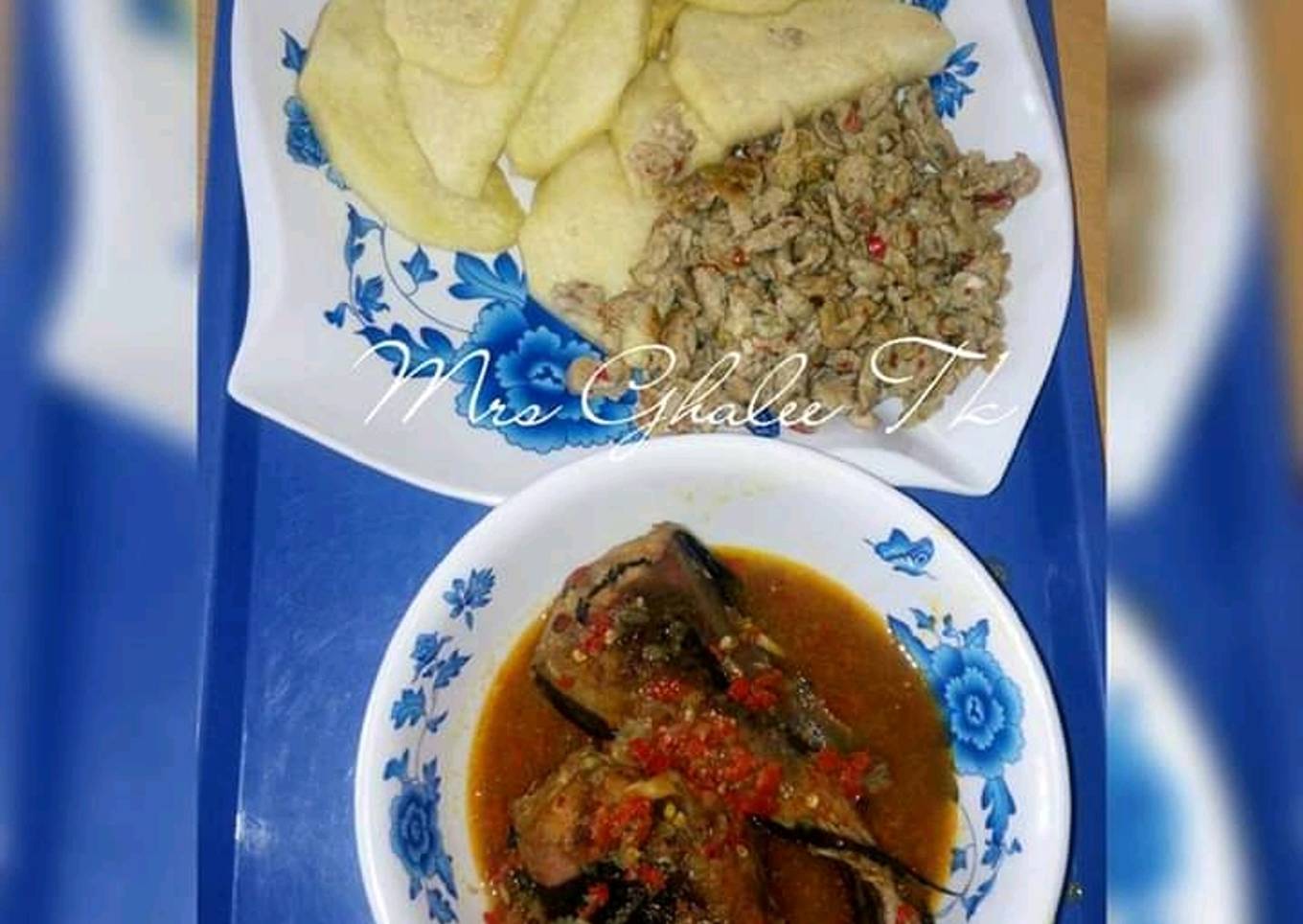 Fry yam with egg sauce and fish pp soup